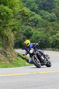 義式滑胎貴族登場　MV AGUSTA RIVALE 800