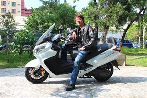 黑色閃靈悍將　BMW R1200ST