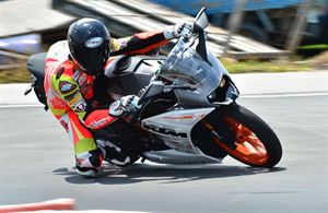 KTM RC390 單缸魅力詮釋輕量化跑車