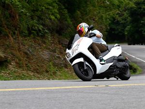 HONDA NSS300  平易近人的主力強打