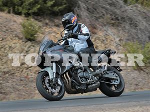 國外試騎  BENELLI BN600GT