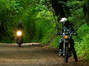 BMW F700GS vs BMW F800GS ADVENTURE