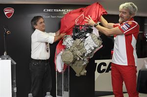 DUCATI全新V4引擎正式亮相