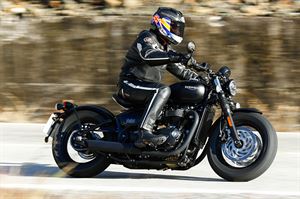 TRIUMPH BONNEVILLE BOBBER BLACK