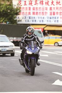 十字路口過彎術