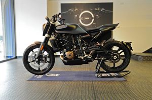 Husqvarna SVARTPILEN 701 黑箭登台