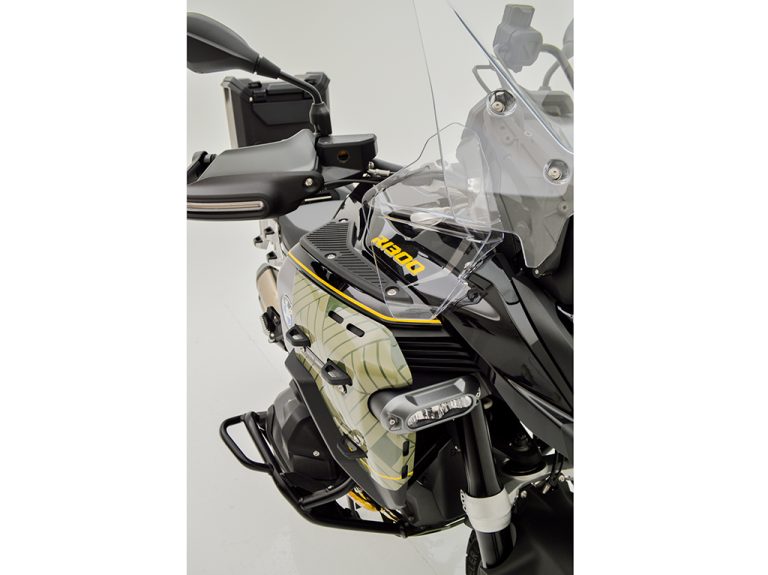 P90652153_highRes_bmw-r-1300-gs-advent