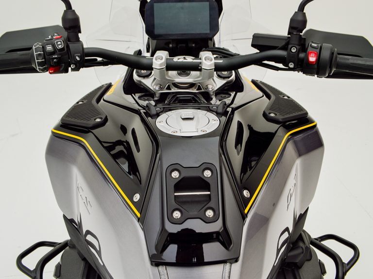 P90652159_highRes_bmw-r-1300-gs-advent