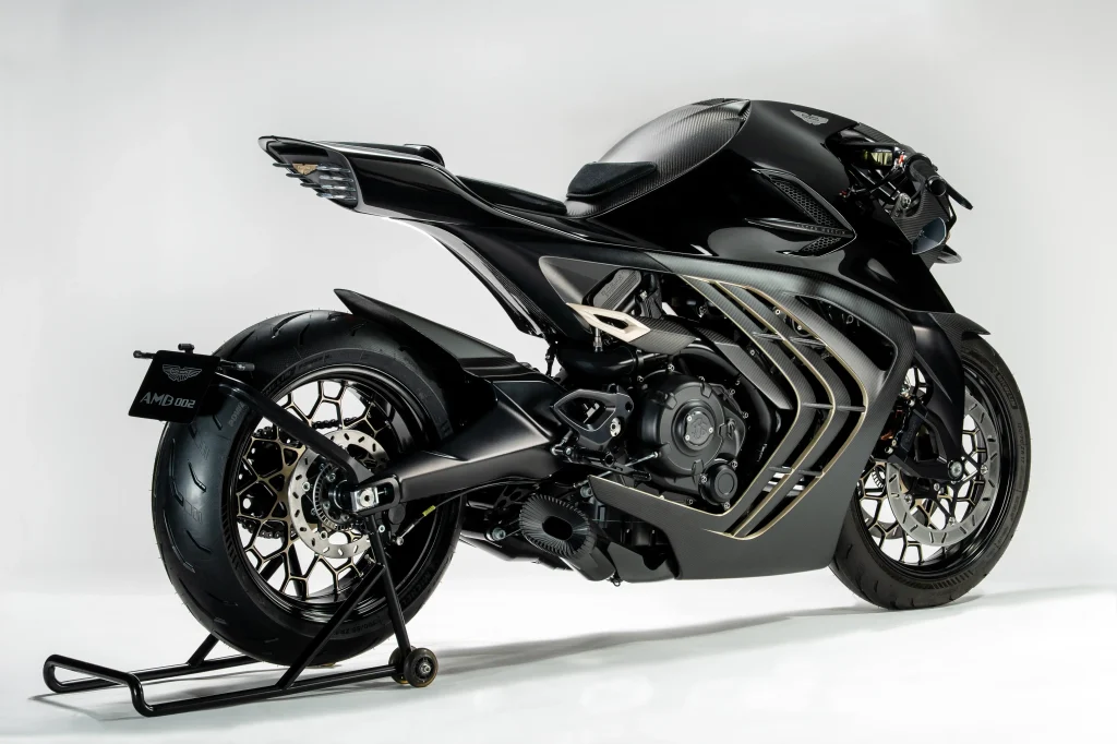 ASTON_MARTIN_X_BROUGH_SUPERIOR_AMB_002__03_